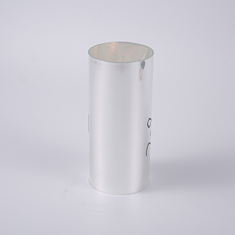 Läpinäkyvät matta paljetit